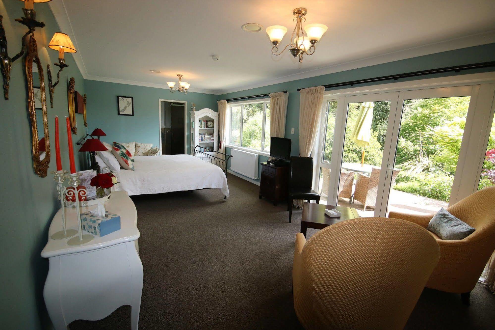 Kauri Point Luxury Bed & Breakfast 타우포 호 외부 사진